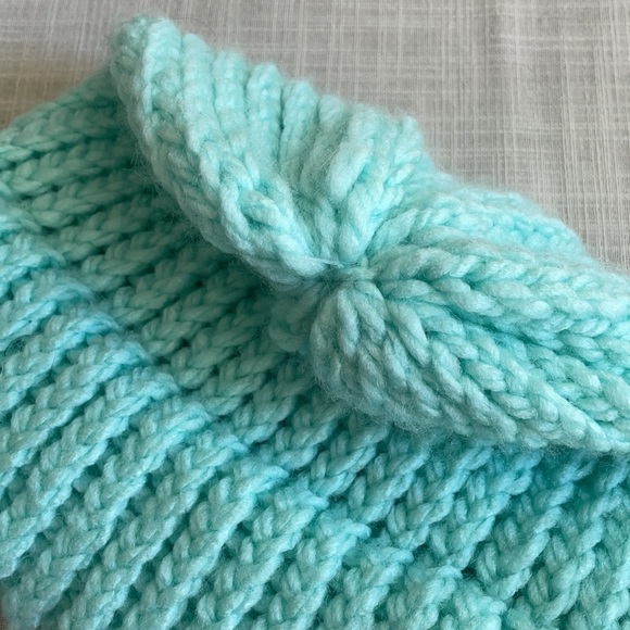 Handmade Beanie/Toque in Mint - Picture 2 of 2